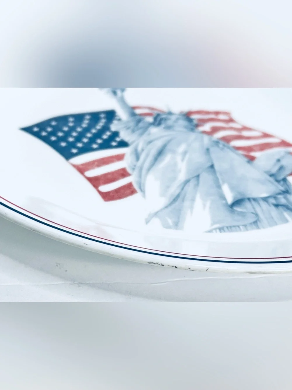 Vintage Corelle 1991 Statue of Liberty American Flag Dinner Plate 10.25”